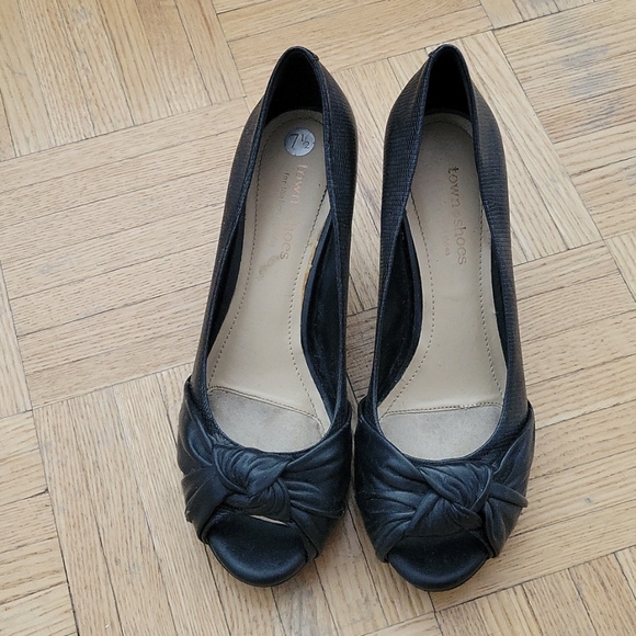 Black peep-toe heels - Picture 1 of 4